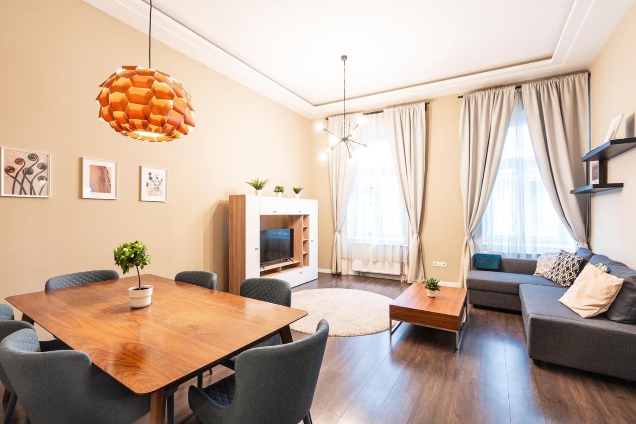Spacious Luxury Apartment At The Heart Of 부다페스트 외부 사진